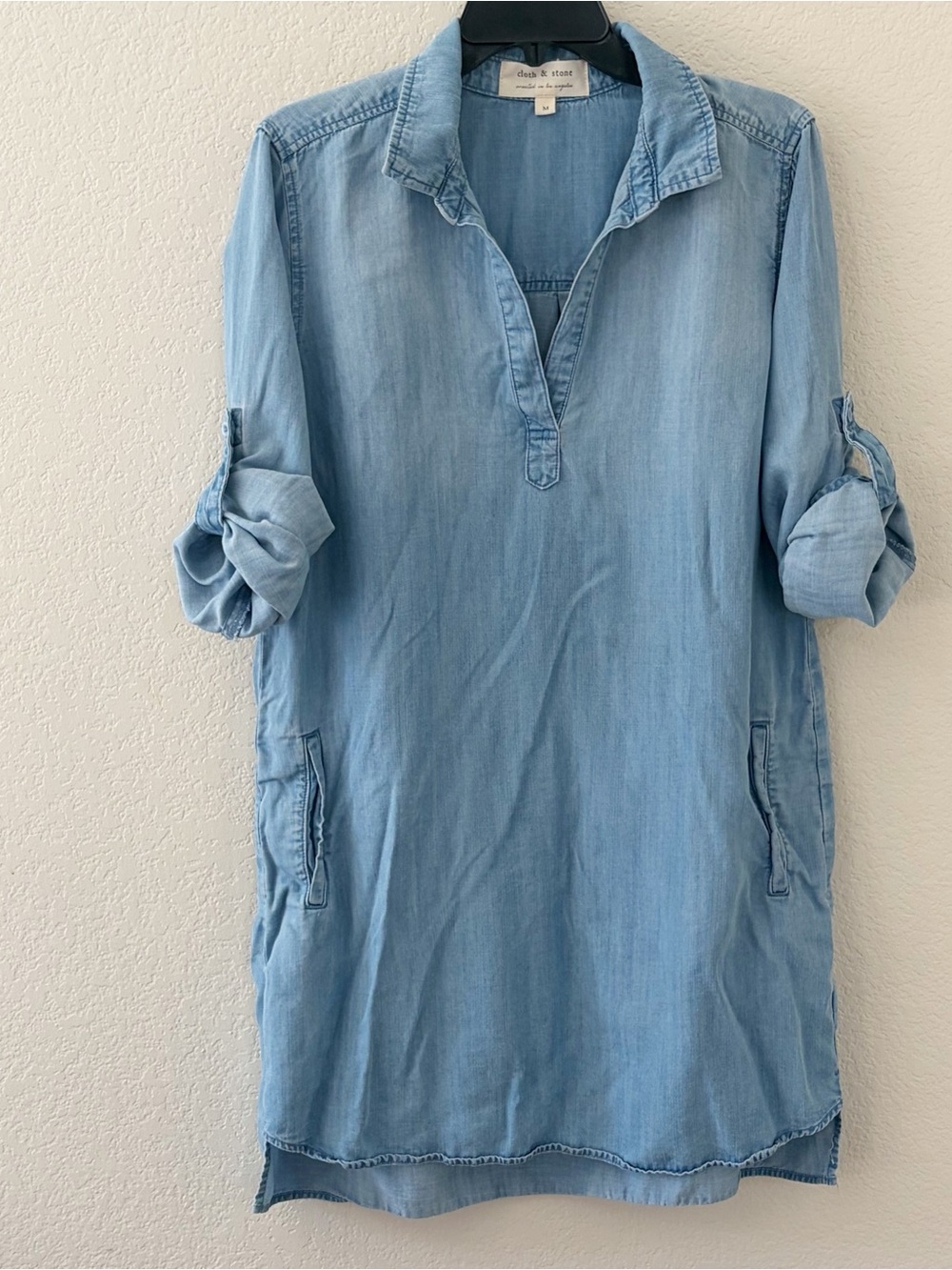 Cloth & Stone Size Medium Chambray Shirt Dress Roll Tab Sleeves Blue Pockets